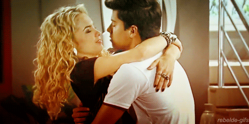 mande-ask-pros-rebeldes:   Lua: Como?  Arthur: É verdade!  Lua: ARTHUR, ERA PRA