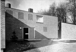 germanpostwarmodern:House and Office (1956) built for himself in Münster, Germany, by Harald Deilmann