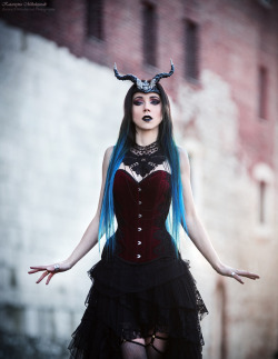 Gothicandamazing:    Model/Mua: Elizabethphoto, Styl: Katarzyna Mikołajczak Photographyhorns: