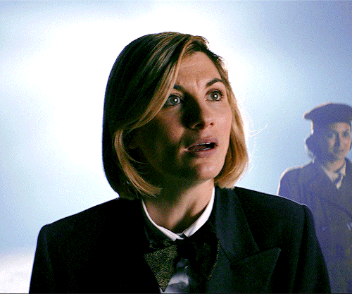 ladiesofcinema:JODIE WHITTAKER in a suit as the THIRTEENTH DOCTOR in Doctor Who