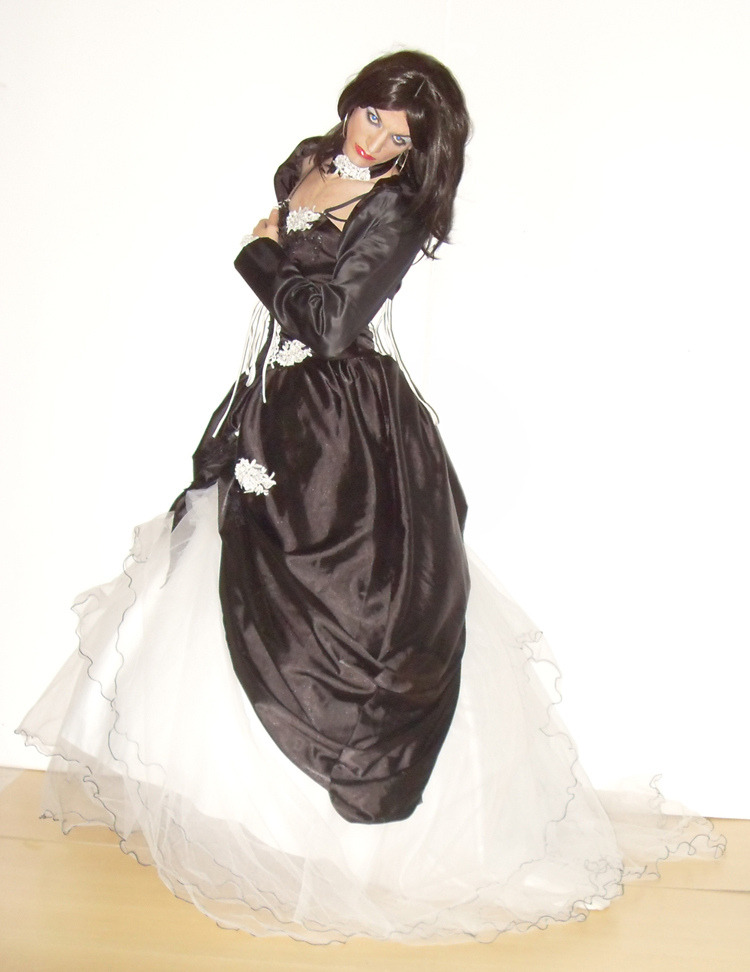 hgillmore:  Well dressed Crossdressers and Transgendered Women 