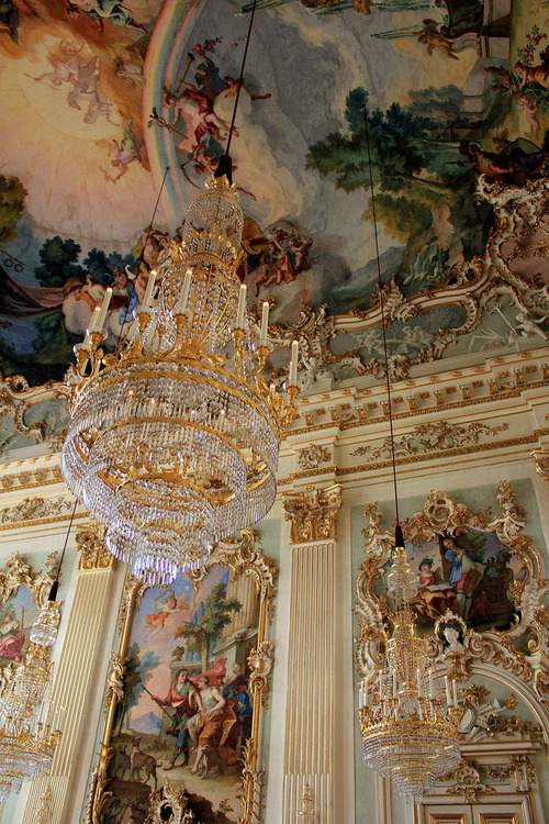 richest-man-in-the-graveyard:  Winter Palace (Hermitage), Saint-Petersburg, Russia 