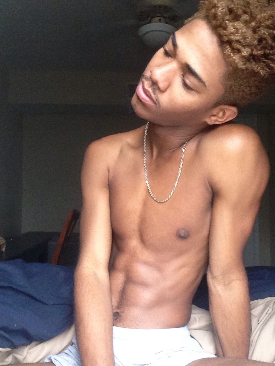 egotisticalgold:  Sexualized Isaiah v.s clothed Isaiah. Lol  He&rsquo;s so gorgeous