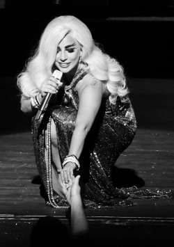 black-and-white-gaga:  Cheek to Cheek Tour