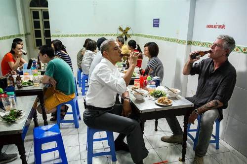 awesomepeoplehangingouttogether:Barack Obama and Anthony Bourdain, Hanoi, 2016