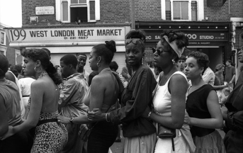 streetetiquette:  pepper-coast:Notting Hill Carnival 1990-2010Giles Moberly  The genesis.