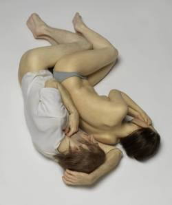 voltra:  Ron Mueck, Spooning Couple, 2005