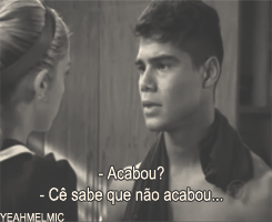 livrepraviversomic:  yeahmelmic : “Sou sua fã número 1, te amo” “Segundo Quintana, é tão bom morrer de amor e continuar vivendo… Eu concordo ! Te amo!” “Meu loiro e eu” “Quero casar e ter muitos filhos com Micael” “Faz carinha