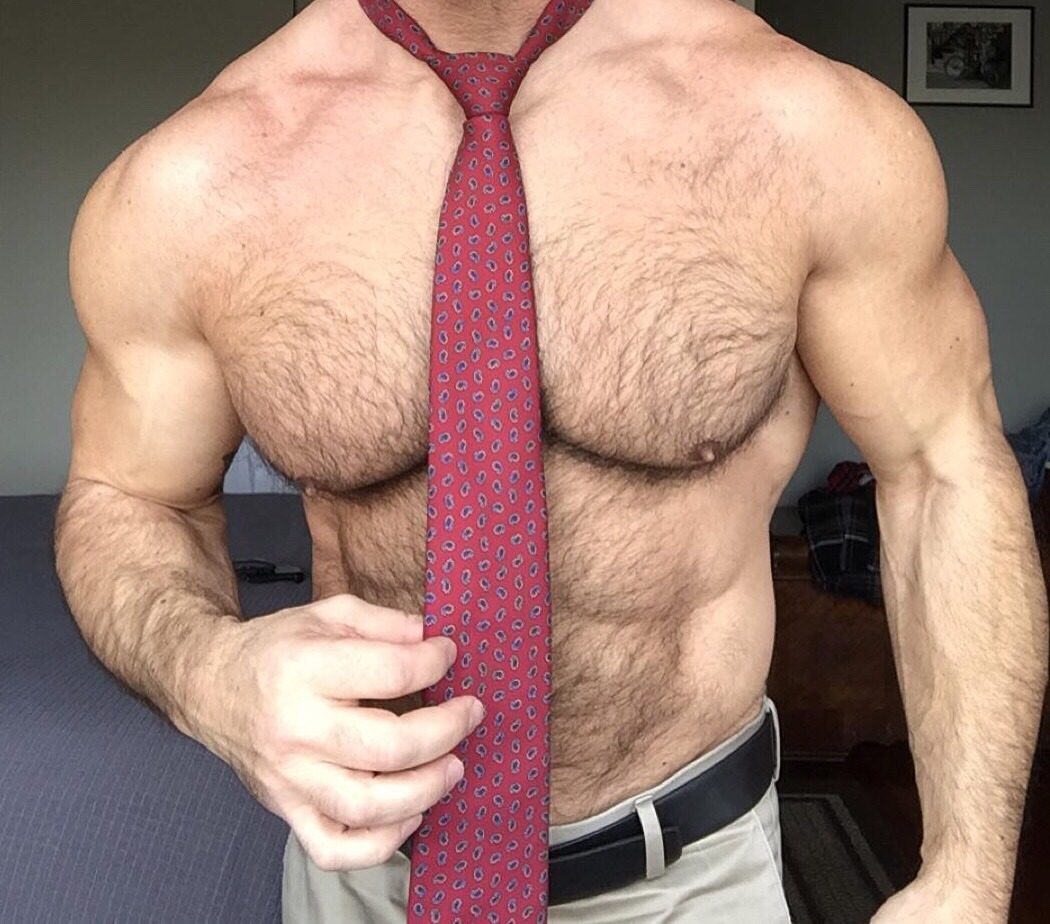 bearmuscleworship:  Naked Entrepreneur of the Year 