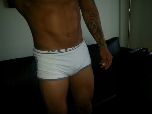 dallasltn35:  boyzonblast:  Oscar, FL Reblog and follow please for more selfies you’re not supposed to see ;)   Fine ass