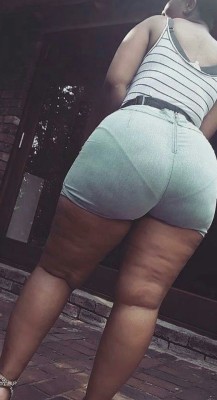 footz76:  Smash Auntie Or Pass? 🤔 (She