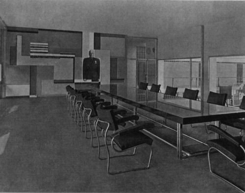 rudygodinez:  Giuseppe Terragni, Casa del Fascio, (1932-1936)  Planned within a perfect square 
