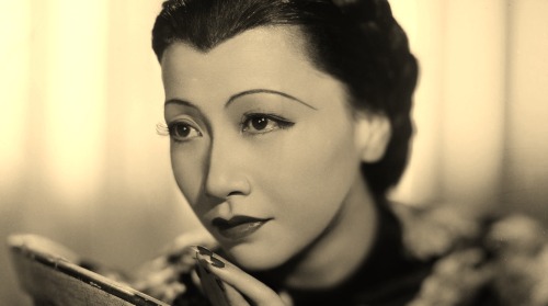 zuky:bogarted:Happy Birthday Anna May Wong!   (January 3rd, 1905 - February 3rd, 1961)She called her