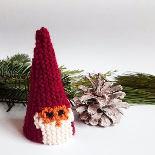 Happy St. Nicholas Day . There is a free #knittingpattern available for the little knitted gnome: ht