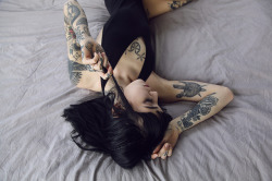 grinned:  Hannah Snowdon by jadecarneyphotography on Flickr. 