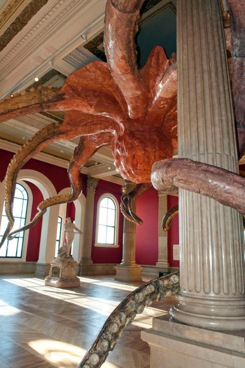 ex0skeletal:Sculpture by Chinese artist Huang Yong Ping, “Wu Zei”, a 25 meter wide octopus at Monaco