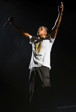 aintnojigga:  Jay Z performing at the O2