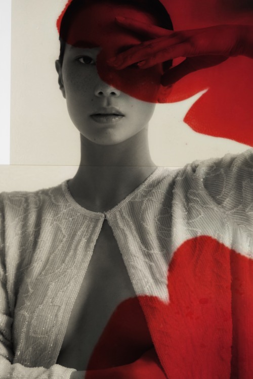 “Fleurs de rouge” Chloe Blanchard by @alexvnderblvck