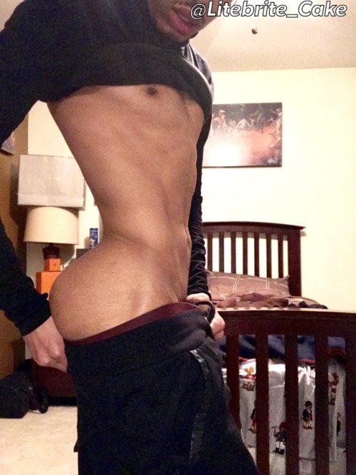litebritecake:  Just got home, bout to get undressed real quick