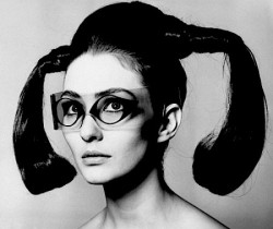 felixinclusis:novaub313: William Klein Woman in Pierre Cardin Mod Glasses, March 1967, NYC…
