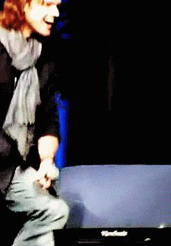 beneathlucifers-claws:  ohmysupernatural:  Boys just wanna have fun - Vegascon 2013  SEB THO OMG 