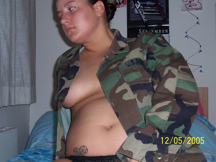 mymarinemindpart2:  Teasing Army girl pt 2 