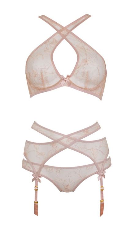 Valentine’s Day Lingerie with Frank Body &amp; The Daily KnickerLingerie is to Valentine&r