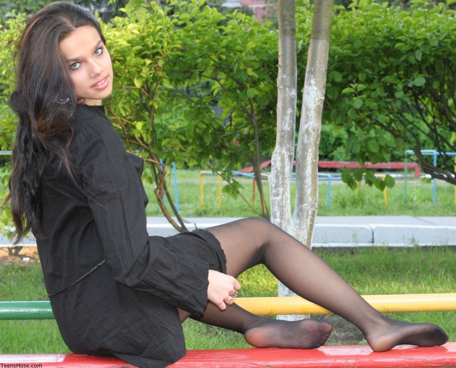 Women In Pantyhose