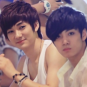 shoukii-blog:      NU'EST ships ♥ JRon - requested by anon       