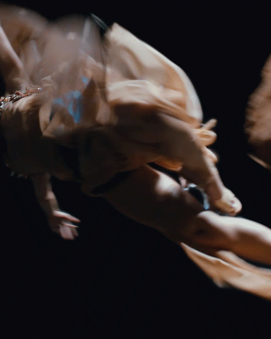 mepomene:𝐅𝐊𝐀 𝐓𝐖𝐈𝐆𝐒&rsquo; CELLOPHANE 