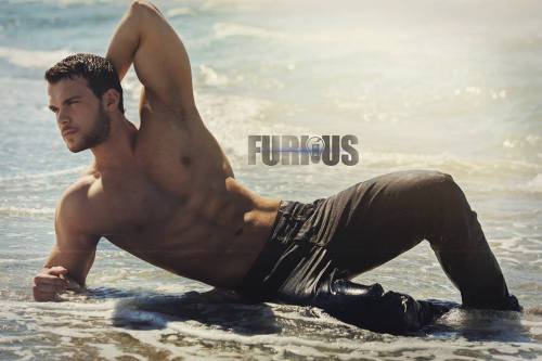 cdnlifter27:  Jonny ReidPhotos: FuriousFotog