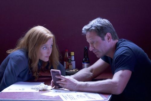 andane42: thexfiles: gillianaofficial:  Tonight we go to Chili’s.  #TheXFiles New @thexfi