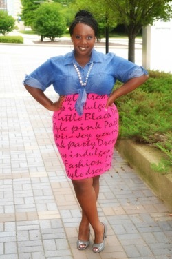 plussizeprincess:  New Post! http://www.thebiggirlblog.com/2013/08/plus-size-denim-chambray-shirt-pencil-skirt-pspstyle/ 