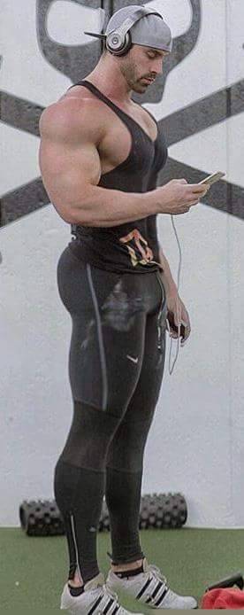 nylonspandexarmpitshairy: gymjocks88:  bodybuilers4worship: Just checking my fags have done their work today ….. All you fags make sure your master is happy that’s all that matters  Gym jock   Yes sir 