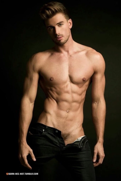 damn-hes-hot:  DAMN HE’S HOT! Follow for porn pictures