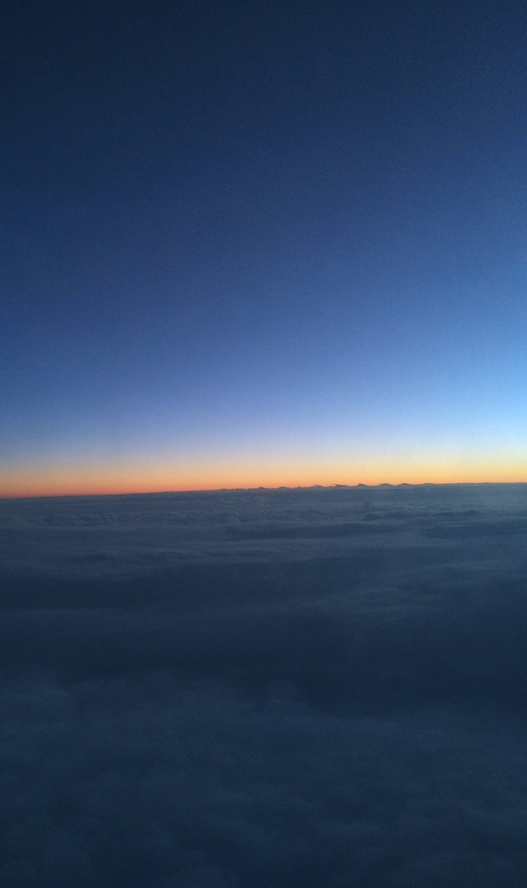 afakeho:pics from my flight//me dead ass tired at 3am