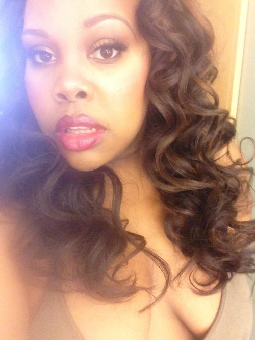 beenlaced:  Just look how fucking gorgeous black women are? And so many shades…. 
