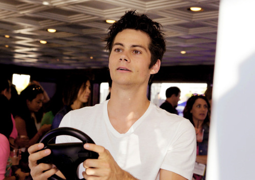 everthing-about-dylan-obrien:  eeeeek its Dylan