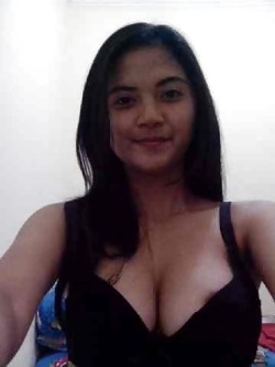 Gadisgadis:  Beautiful Face With Great Asset. Rate : 3/5 