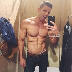 raimondomark:Thank you fitting room lighting for making me look way more fit than I actually am.
