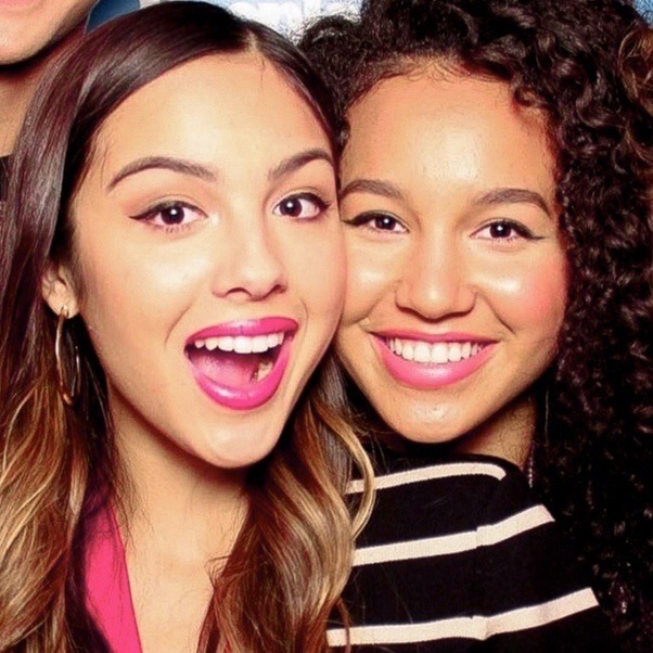 Olivia Rodrigo and Sofia Wylie
like/reblog if using