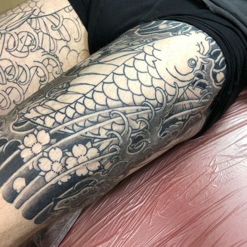 #鯉 #鯉の滝登り #化け鯉 #応龍 #飛龍 #koi #bakegoi #ouryu #hiryu #transforming #刺青 #traditionaljapanesetattoo #jap