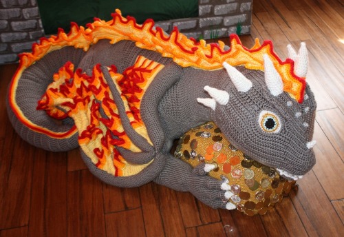 madqueencrafter:copperbadge:sofdshrine:sosuperawesome:Life-Size Baby Dragon Patterns Overton