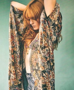ageotropic:  I swear… Florence Welch must