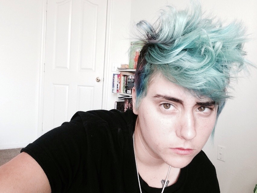 nikk-elli:practicing my smolder