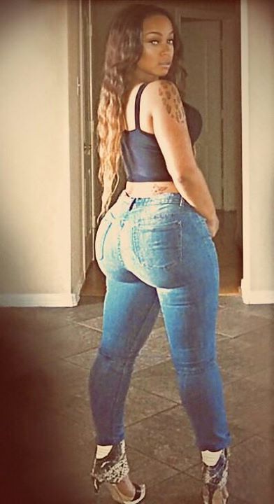 bigbootythickass:  Photo, via Women Are Perfect. http://ift.tt/1TQdCZg http://ift.tt/1YSPYOL