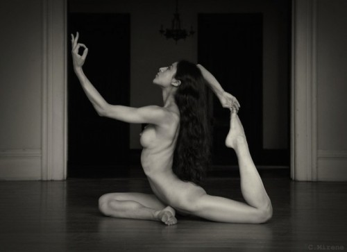 naked-yoga-practice:  Such elegance in her porn pictures