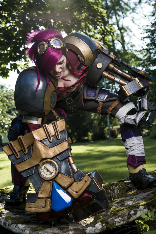 Sex sakafai:  Wow! VI cosplay from League of pictures
