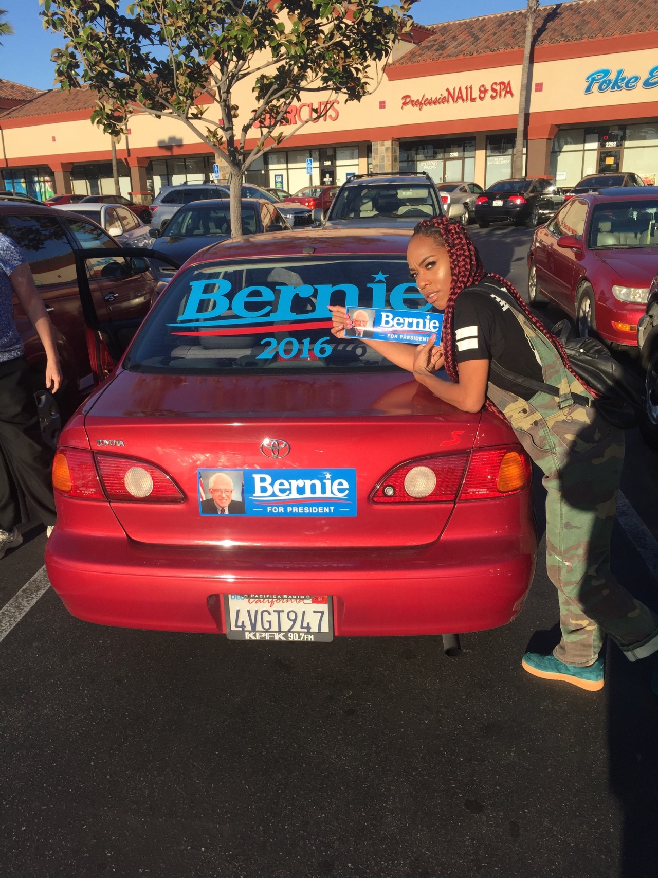 nicolewhiteee:  reblog to make Donald trump fans mad 