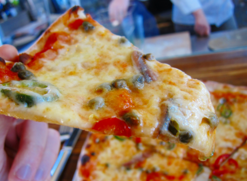 foodluxury:  Love Food? This blog is for you. 